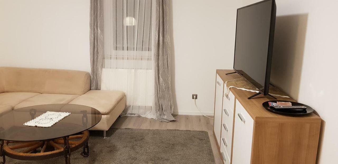 Outletcity Ferienwohnung Apartment 2 Метцинген Екстер'єр фото
