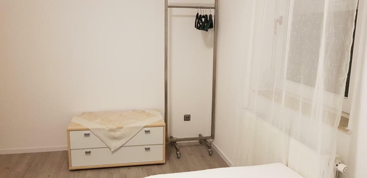 Outletcity Ferienwohnung Apartment 2 Метцинген Екстер'єр фото